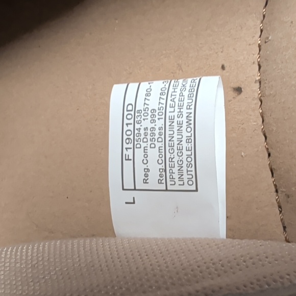 UGG Goldencoast Clog II Wmn's Slip-Ons Size US 9 Like New MSRP $130 - Picture 9 of 9